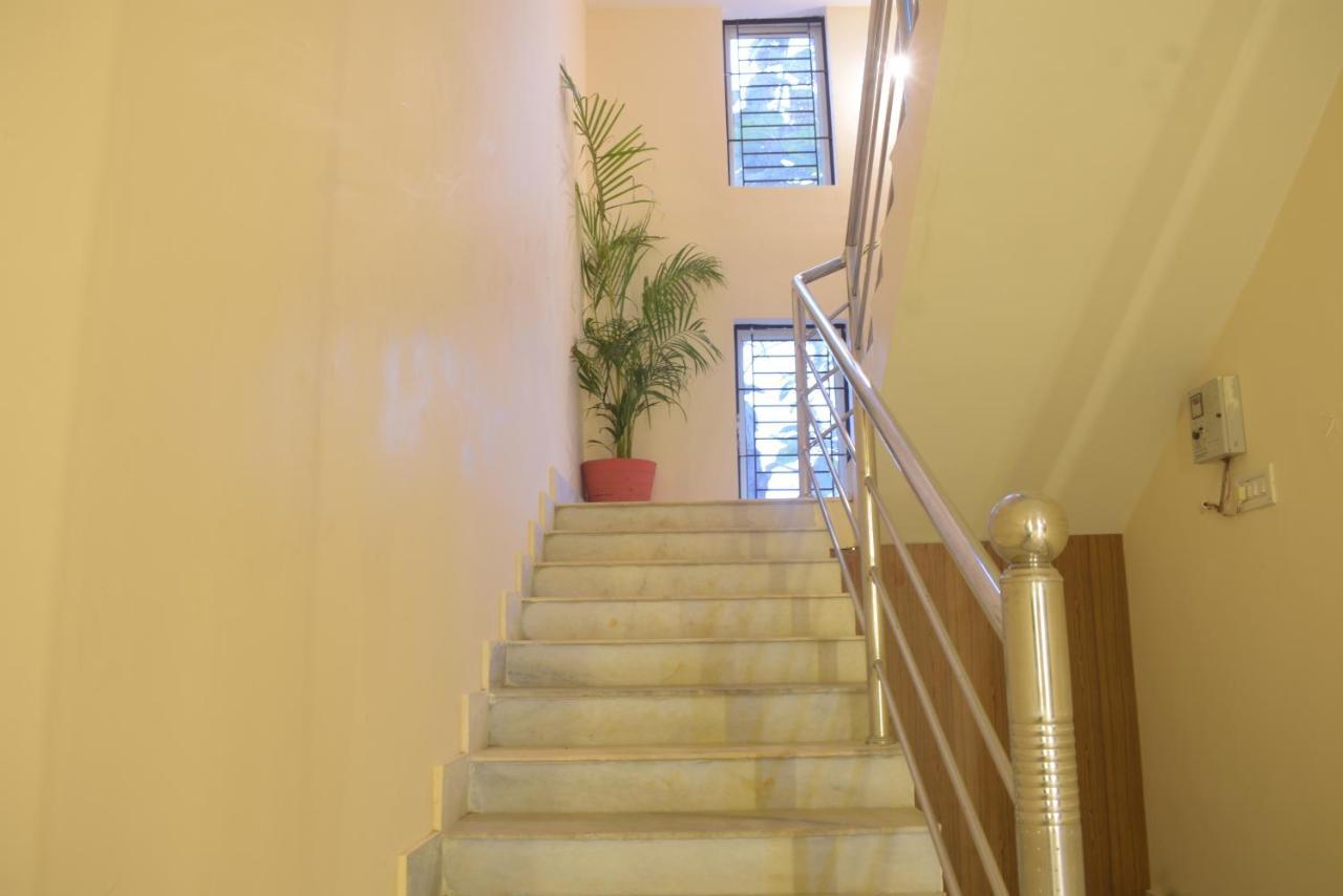 The Greenstar Inn Premium Μπουμπάνεσβαρ Εξωτερικό φωτογραφία