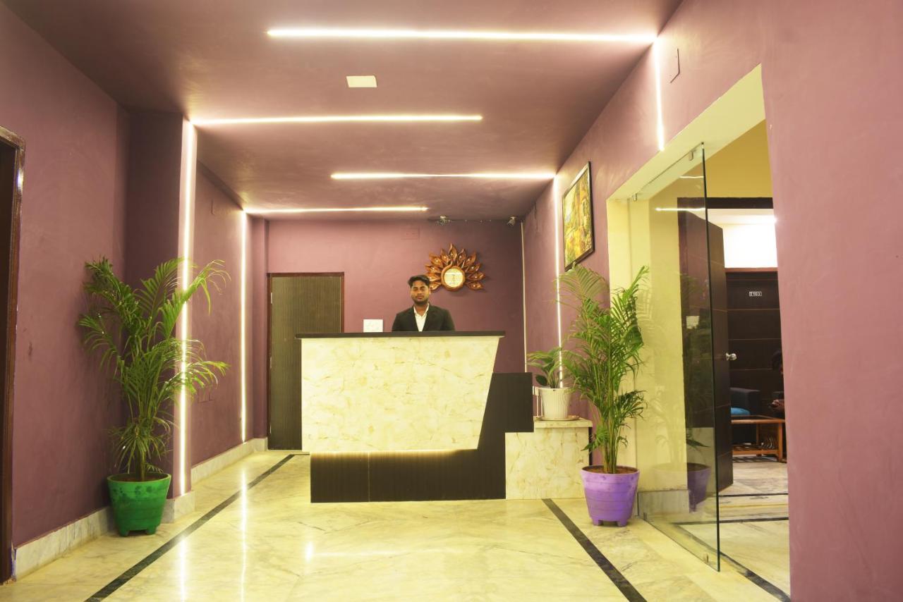 The Greenstar Inn Premium Μπουμπάνεσβαρ Εξωτερικό φωτογραφία