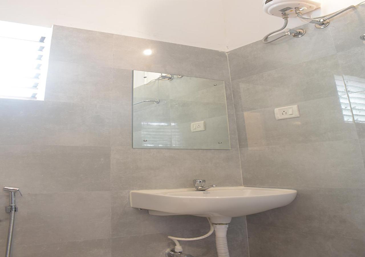 The Greenstar Inn Premium Μπουμπάνεσβαρ Εξωτερικό φωτογραφία