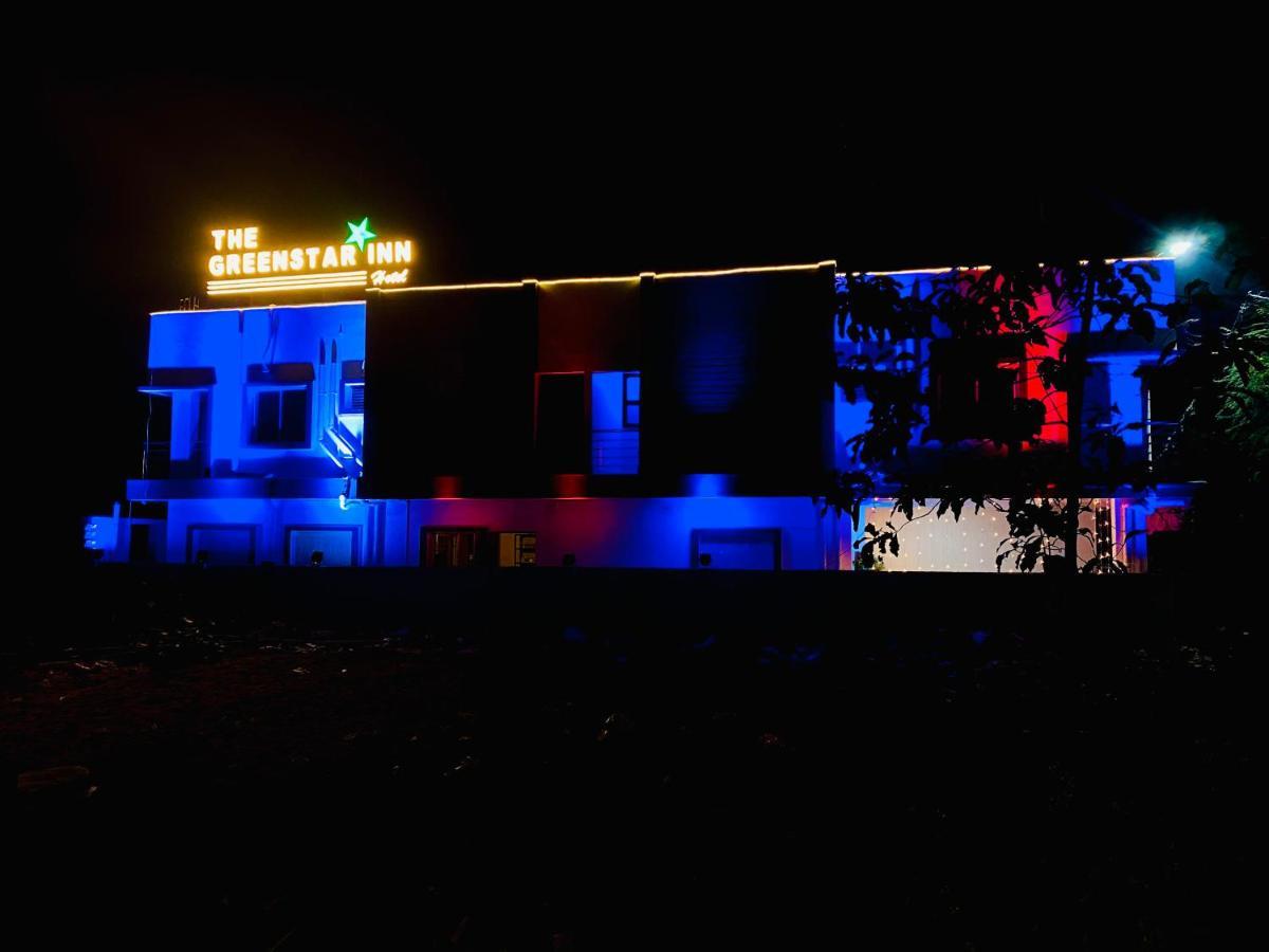The Greenstar Inn Premium Μπουμπάνεσβαρ Εξωτερικό φωτογραφία