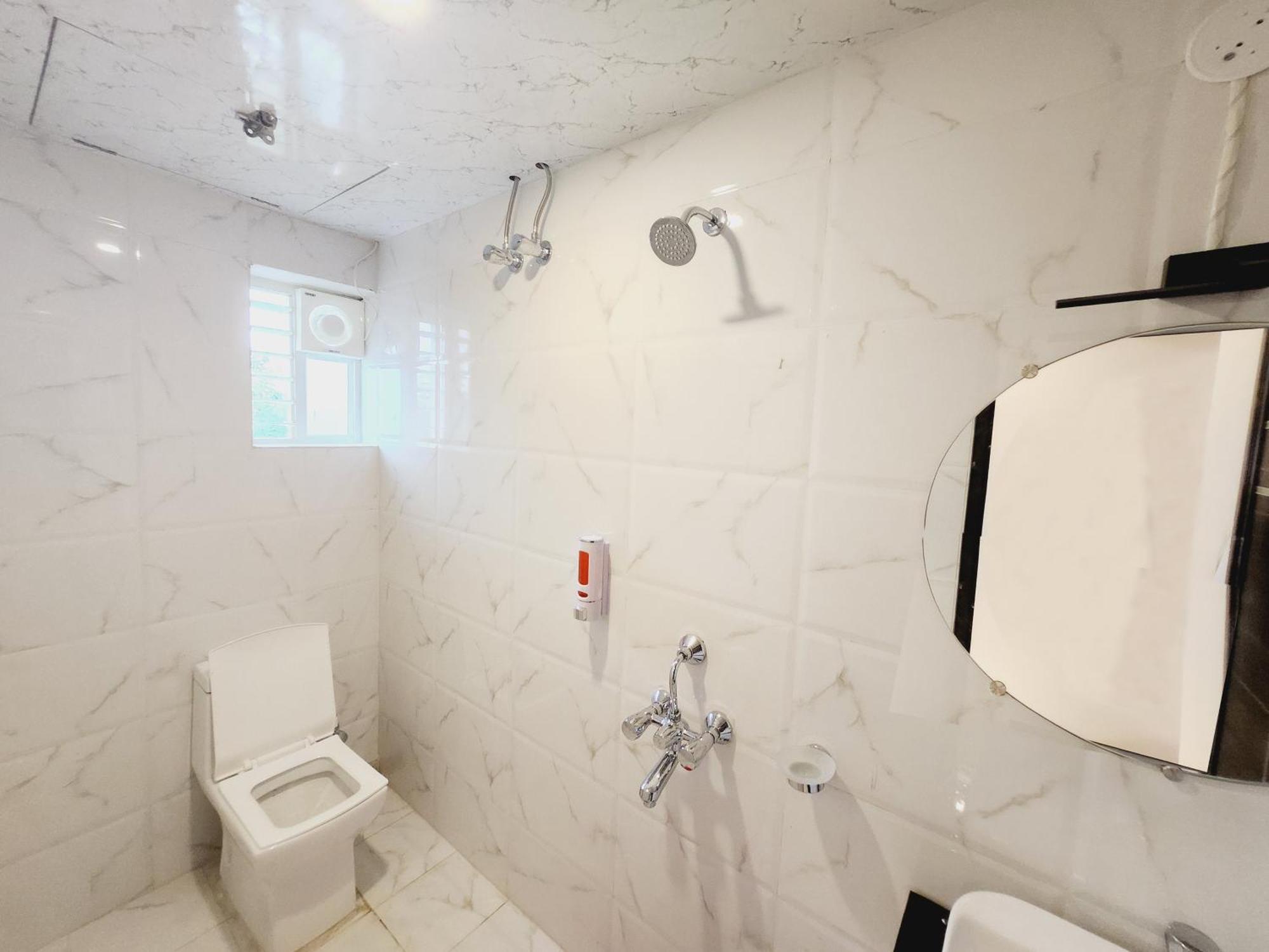 The Greenstar Inn Premium Μπουμπάνεσβαρ Εξωτερικό φωτογραφία