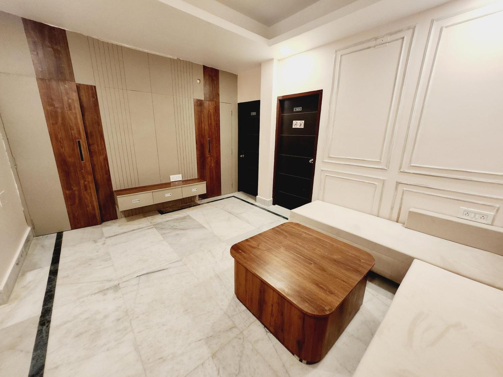 The Greenstar Inn Premium Μπουμπάνεσβαρ Εξωτερικό φωτογραφία
