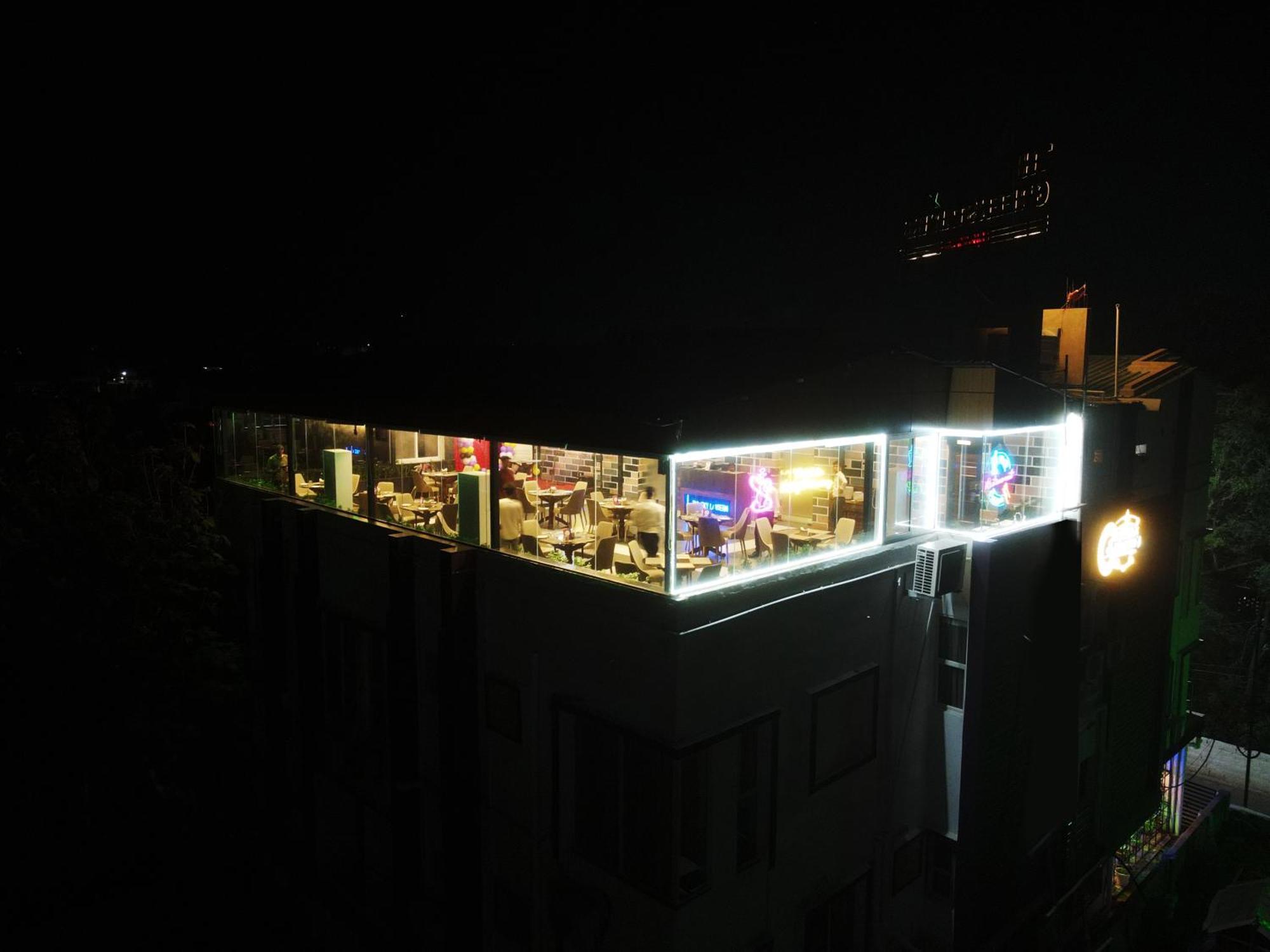 The Greenstar Inn Premium Μπουμπάνεσβαρ Εξωτερικό φωτογραφία